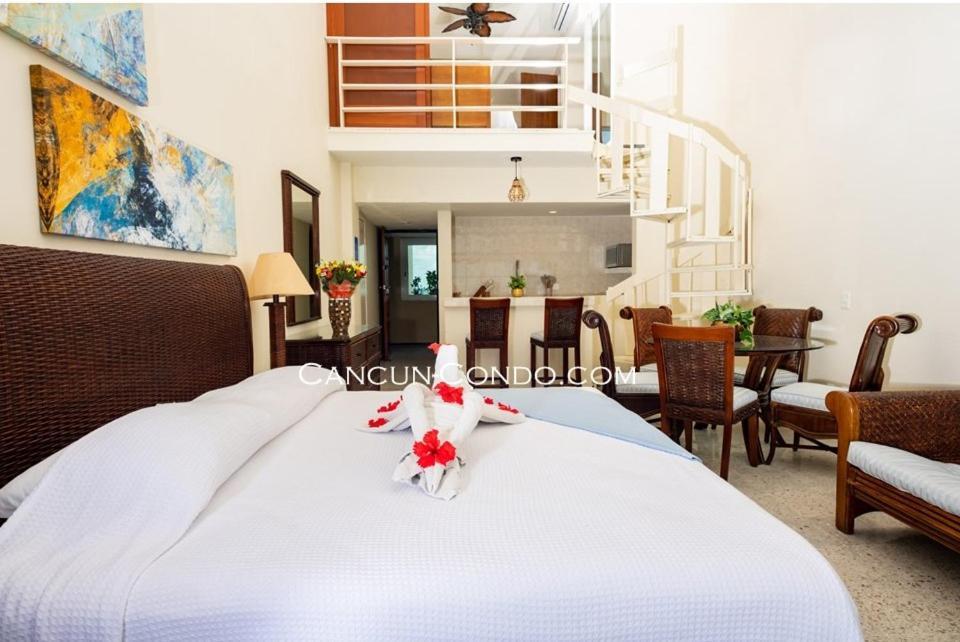 2 Story Oceanfront Penthouses On Cancun Beach! المظهر الخارجي الصورة