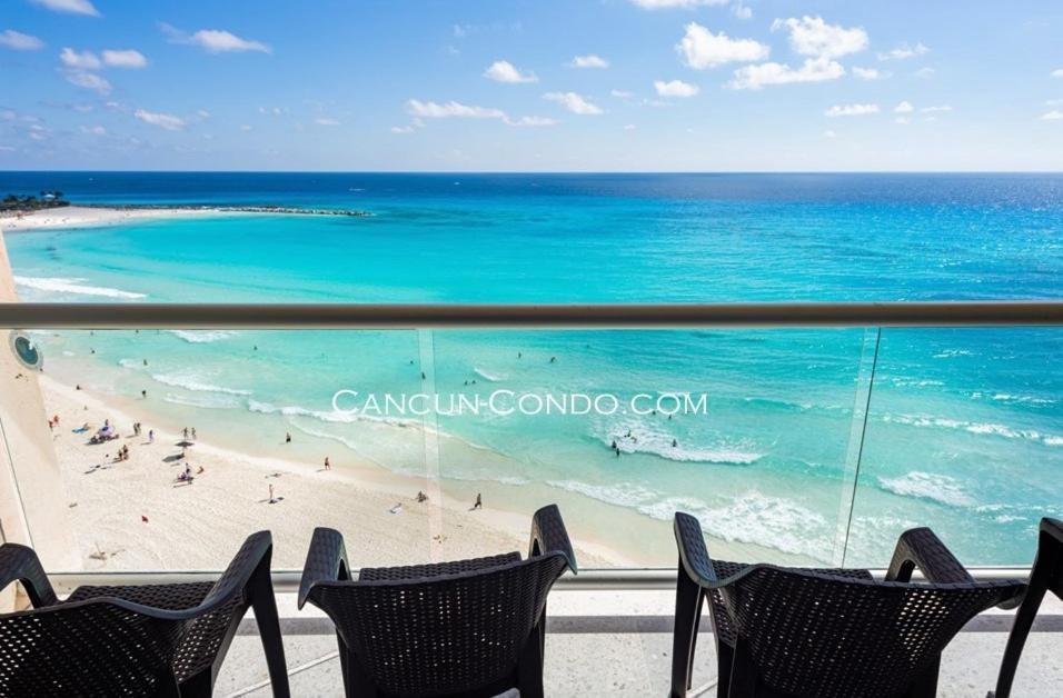 2 Story Oceanfront Penthouses On Cancun Beach! المظهر الخارجي الصورة