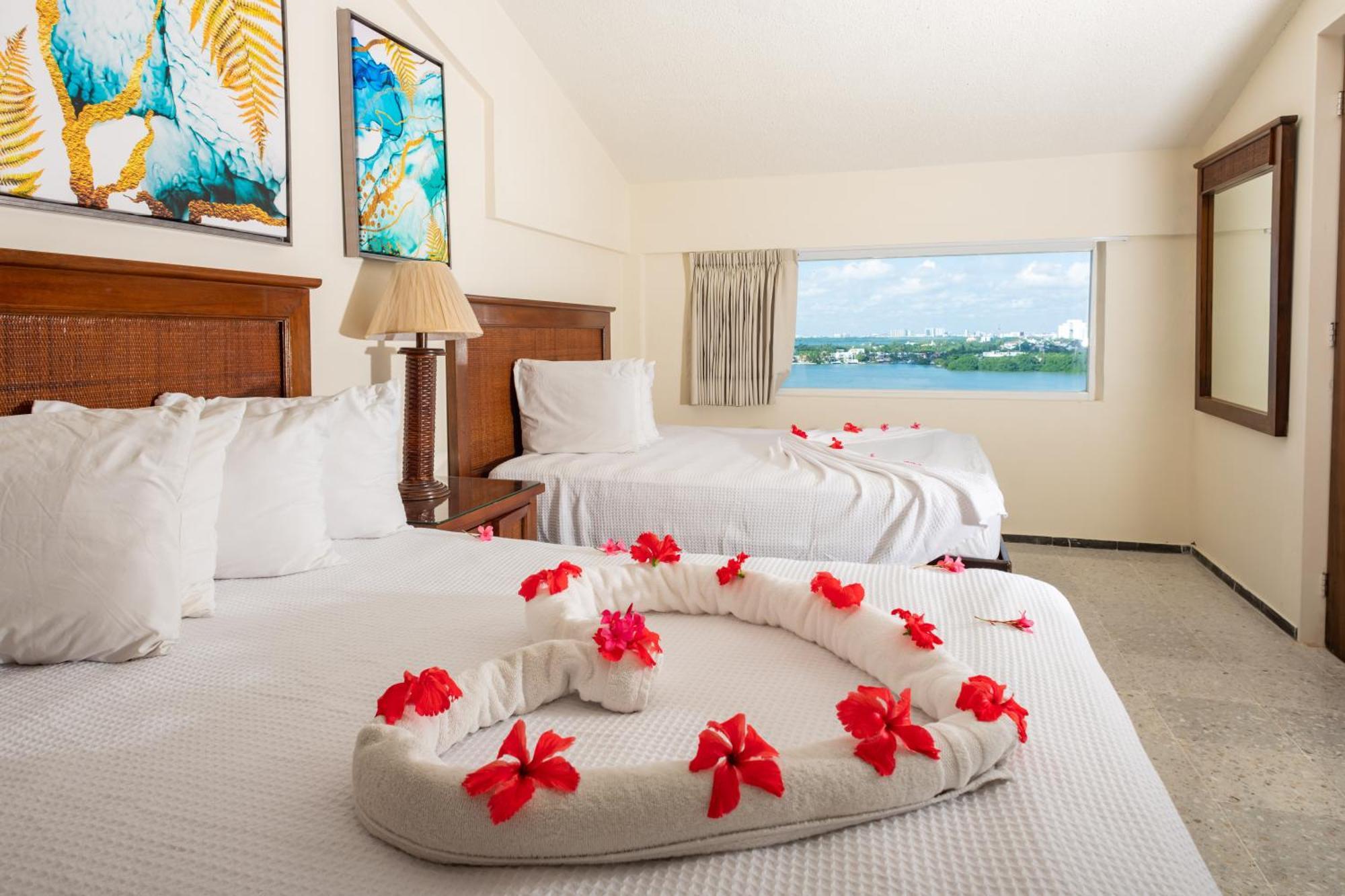2 Story Oceanfront Penthouses On Cancun Beach! المظهر الخارجي الصورة